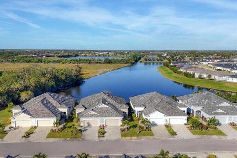 House in Sarasota, Florida 2 bedrooms, 146.69 sq.m. № 1549794 - photo 1