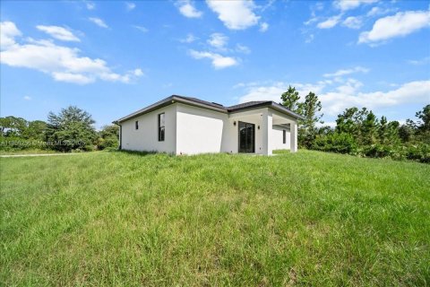 Casa en venta en Lehigh Acres, Florida, 3 dormitorios № 1895894 - foto 3