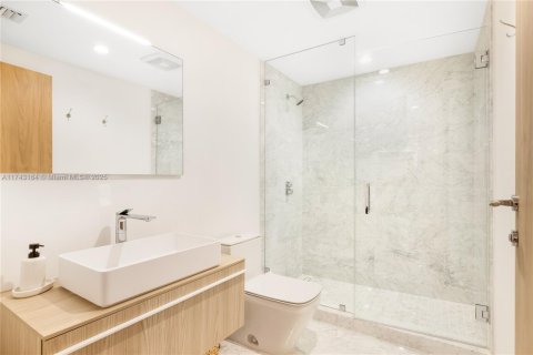 Condo in Bay Harbor Islands, Florida, 3 bedrooms  № 1709322 - photo 24