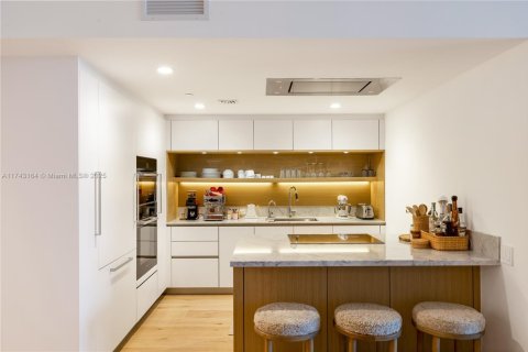 Condo in Bay Harbor Islands, Florida, 3 bedrooms  № 1709322 - photo 8