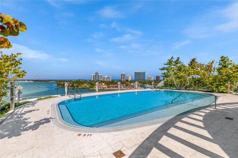 Condo in Bay Harbor Islands, Florida, 3 bedrooms  № 1709322 - photo 27