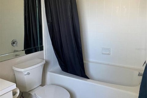 Copropriété à vendre à Sarasota, Floride: 2 chambres, 119.75 m2 № 1249759 - photo 17