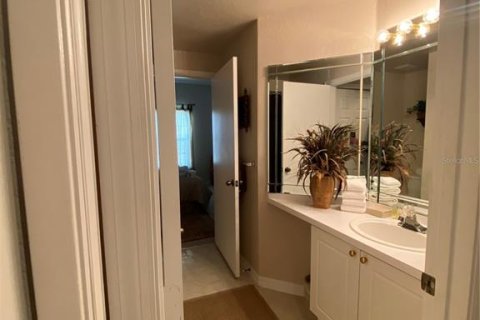 Copropriété à vendre à Sarasota, Floride: 2 chambres, 119.75 m2 № 1249759 - photo 18