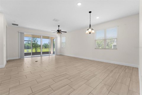 Villa ou maison à vendre à Okahumpka, Floride: 4 chambres, 192.77 m2 № 1636665 - photo 20