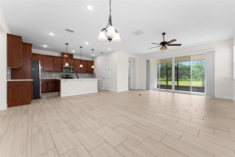 Villa ou maison à vendre à Okahumpka, Floride: 4 chambres, 192.77 m2 № 1636665 - photo 17