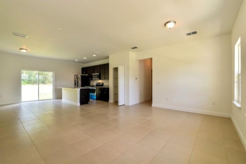 House in Ocala, Florida 4 bedrooms, 146.6 sq.m. № 1880893 - photo 4