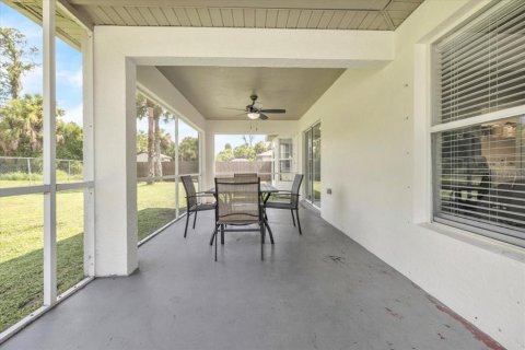 Villa ou maison à vendre à North Port, Floride: 3 chambres, 113.81 m2 № 2222224 - photo 25