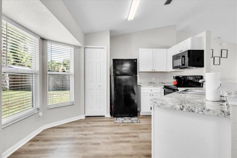 Villa ou maison à vendre à North Port, Floride: 3 chambres, 113.81 m2 № 2222224 - photo 8