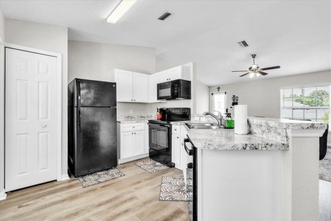 Villa ou maison à vendre à North Port, Floride: 3 chambres, 113.81 m2 № 2222224 - photo 9