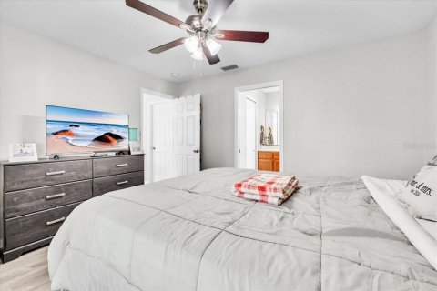 Villa ou maison à vendre à North Port, Floride: 3 chambres, 113.81 m2 № 2222224 - photo 15