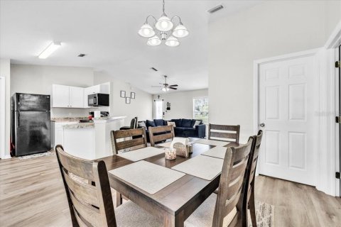 Villa ou maison à vendre à North Port, Floride: 3 chambres, 113.81 m2 № 2222224 - photo 13