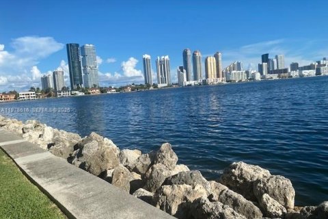 Copropriété à louer à Aventura, Floride: 2 chambres, 126.81 m2 № 2045214 - photo 30