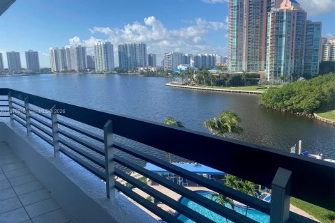 Copropriété à louer à Aventura, Floride: 2 chambres, 126.81 m2 № 2045214 - photo 3