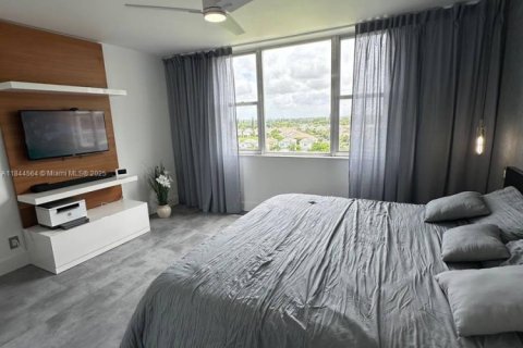 Condo in Hollywood, Florida, 1 bedroom  № 1839497 - photo 27