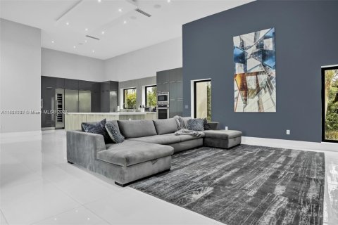 House in Plantation, Florida 6 bedrooms, 627.65 sq.m. № 1817709 - photo 12