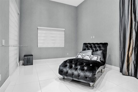 House in Plantation, Florida 6 bedrooms, 627.65 sq.m. № 1817709 - photo 25
