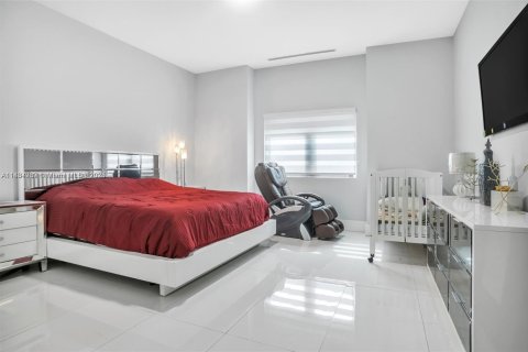 House in Plantation, Florida 6 bedrooms, 627.65 sq.m. № 1817709 - photo 21