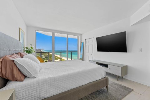 Condo in Miami Beach, Florida, 2 bedrooms  № 1920945 - photo 18