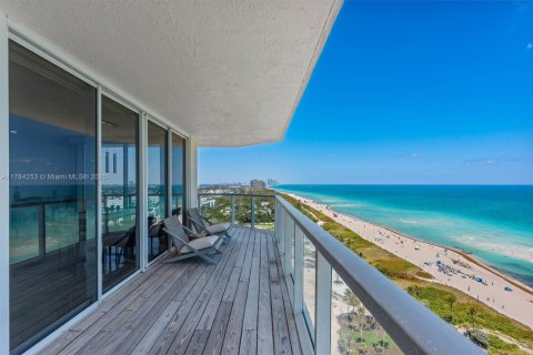 Condo in Miami Beach, Florida, 2 bedrooms  № 1920945 - photo 15