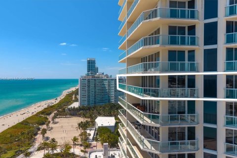Condo in Miami Beach, Florida, 2 bedrooms  № 1920945 - photo 25