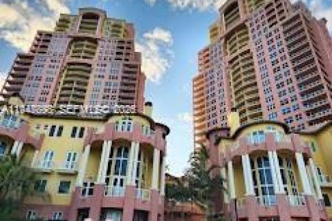 Снять в аренду кондоминиум в Форт-Лодердейл, Флорида 1 спальня, 68.84м2, № 2003787 - фото 5