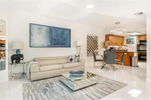 Снять в аренду кондоминиум в Форт-Лодердейл, Флорида 1 спальня, 68.84м2, № 2003787 - фото 12