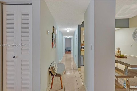 Appartement à louer à Hialeah, Floride: 3 chambres, 97.55 m2 № 2001762 - photo 10