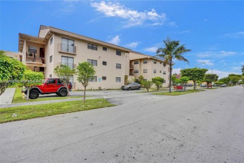 Appartement à louer à Hialeah, Floride: 3 chambres, 97.55 m2 № 2001762 - photo 13