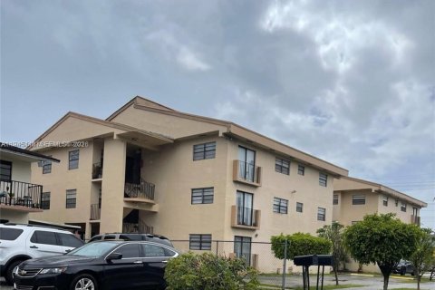 Appartement à louer à Hialeah, Floride: 3 chambres, 97.55 m2 № 2001762 - photo 14