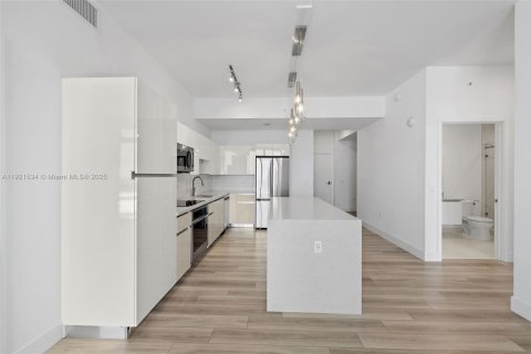 Купить кондоминиум в Халландейл-Бич, Флорида 2 спальни, 120.49м2, № 1975298 - фото 21