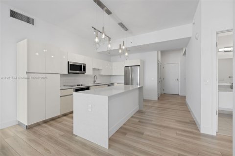 Купить кондоминиум в Халландейл-Бич, Флорида 2 спальни, 120.49м2, № 1975298 - фото 23