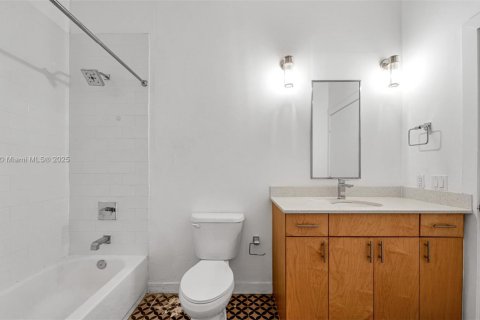 Appartement à louer à Miami, Floride: 2 chambres, 162.58 m2 № 1941832 - photo 7