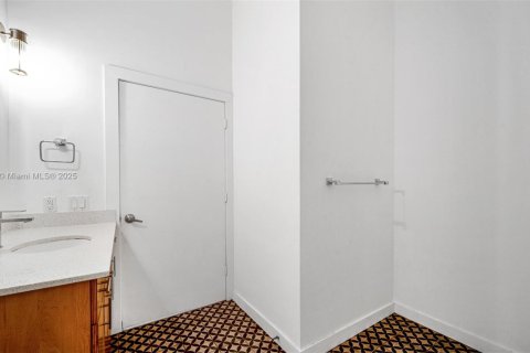Appartement à louer à Miami, Floride: 2 chambres, 162.58 m2 № 1941832 - photo 8