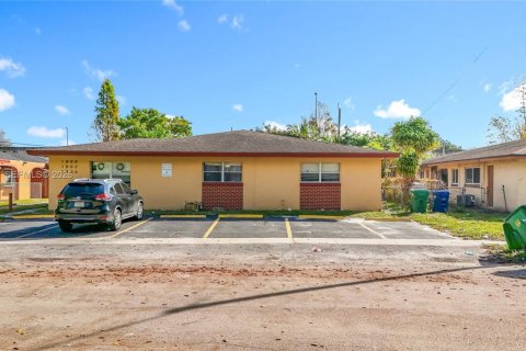 Villa ou maison à Lauderhill, Floride 3 chambres, 288.46 m2 № 2051572