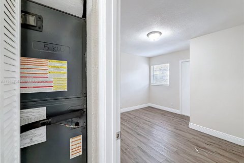 Villa ou maison à louer à Lauderhill, Floride: 3 chambres, 288.46 m2 № 2051572 - photo 27