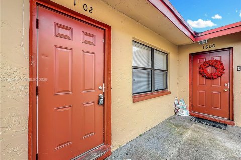 Villa ou maison à louer à Lauderhill, Floride: 3 chambres, 288.46 m2 № 2051572 - photo 7