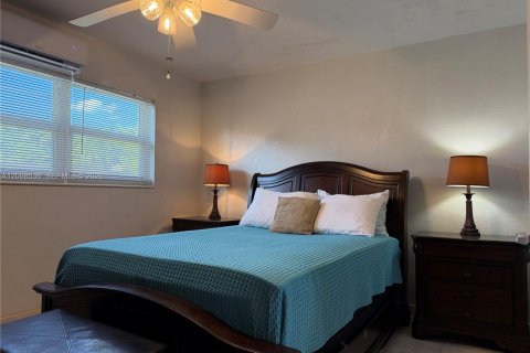 Condo in Hallandale Beach, Florida, 1 bedroom  № 2399638 - photo 10