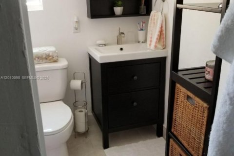 Casa en venta en Miami, Florida, 3 dormitorios, 139.91 m2 № 2083895 - foto 8