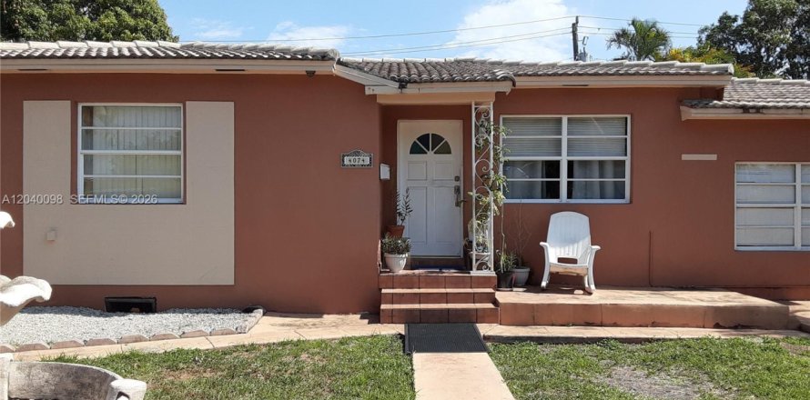 Casa en Miami, Florida 3 dormitorios, 139.91 m2 № 2083895