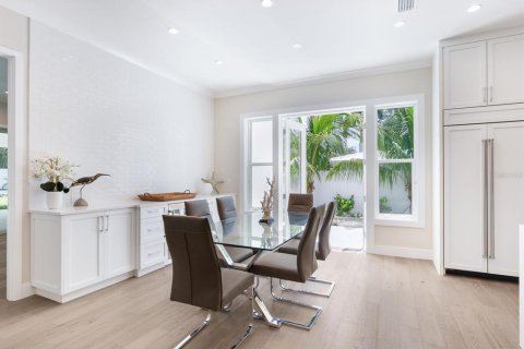 House in Sarasota, Florida 3 bedrooms, 281.96 sq.m. № 1869419 - photo 25