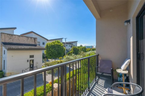 Condo in Doral, Florida, 3 bedrooms  № 2076792 - photo 4