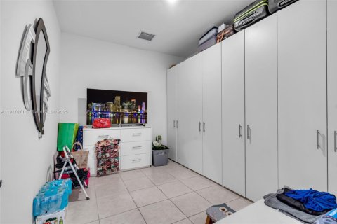 Condo in Doral, Florida, 3 bedrooms  № 2076792 - photo 25