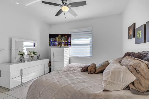Condo in Doral, Florida, 3 bedrooms  № 2076792 - photo 21