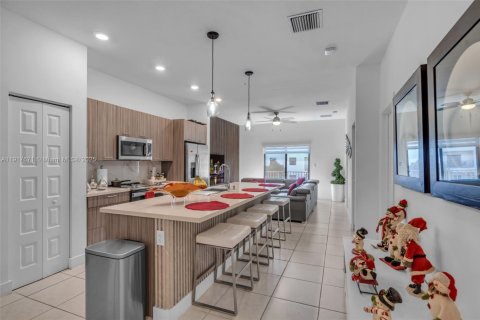 Condo in Doral, Florida, 3 bedrooms  № 2076792 - photo 9