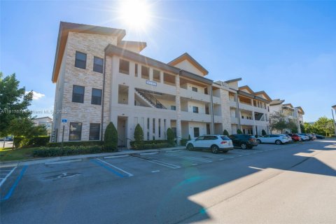 Condo in Doral, Florida, 3 bedrooms  № 2076792