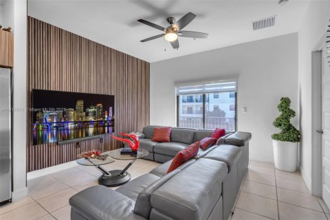 Condo in Doral, Florida, 3 bedrooms  № 2076792 - photo 10