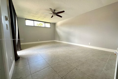 Touwnhouse à louer à Boca Raton, Floride: 2 chambres, 120.96 m2 № 1970801 - photo 11