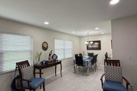 Купить кондоминиум в Пемброк-Пайнс, Флорида 2 спальни, 108.32м2, № 1898265 - фото 11