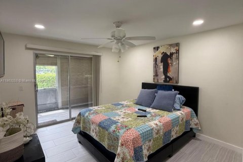 Купить кондоминиум в Пемброк-Пайнс, Флорида 2 спальни, 108.32м2, № 1898265 - фото 21