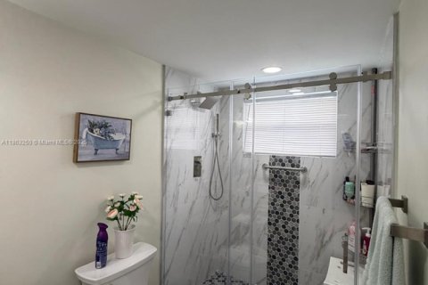 Купить кондоминиум в Пемброк-Пайнс, Флорида 2 спальни, 108.32м2, № 1898265 - фото 16